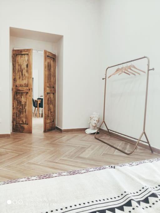 Scio' Apartment-Centro Storico- Наполи Екстериор снимка