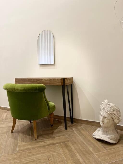 Scio' Apartment-Centro Storico- Наполи Екстериор снимка