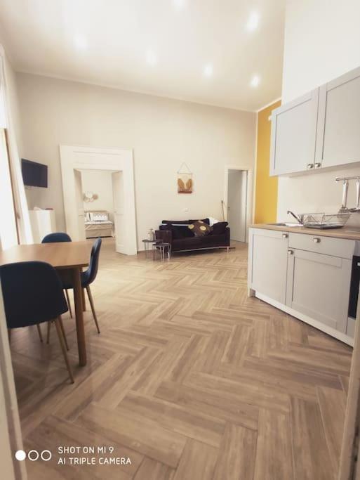 Scio' Apartment-Centro Storico- Наполи Екстериор снимка