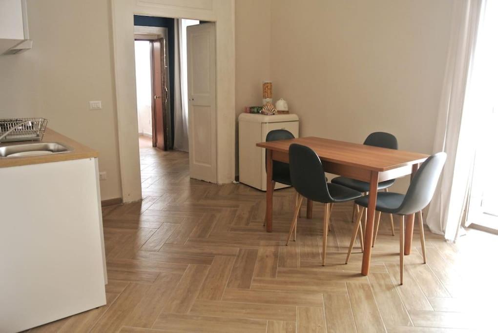 Scio' Apartment-Centro Storico- Наполи Екстериор снимка